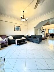 Blk 240 Lorong 1 Toa Payoh (Toa Payoh), HDB Executive #546176781